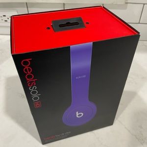 Beats Solo HD Purple Wired Headphones MINT condition